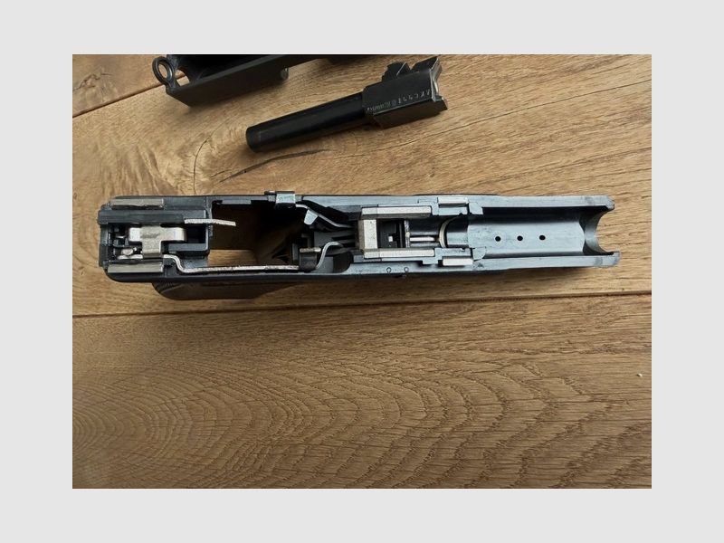 Glock 19 Gen 2 - Sammlerstück / sehr guter Original-Zustand - 4 Magazine - Sport- und Safety-Holster