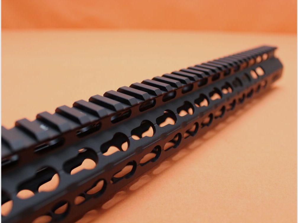 UTG - Leapers AR-15: Handguard/ KeyMod-System UTG (MTU019SSK) Free Float Super Slim 15" Rifle Length Handschutz