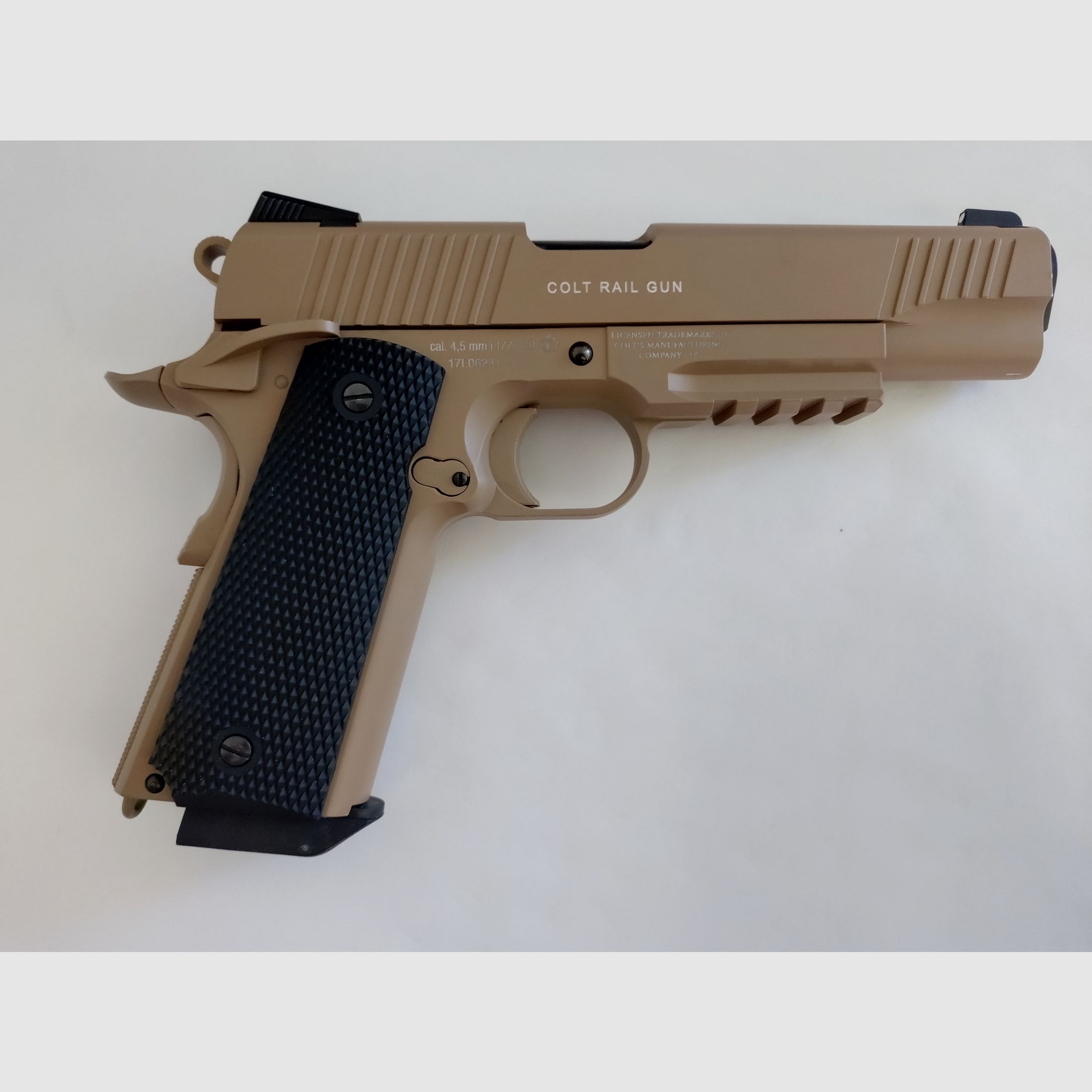 Government Model Colt Rail Gun Automatik kaliber 45 CO2, afbeelding 1 van 4
