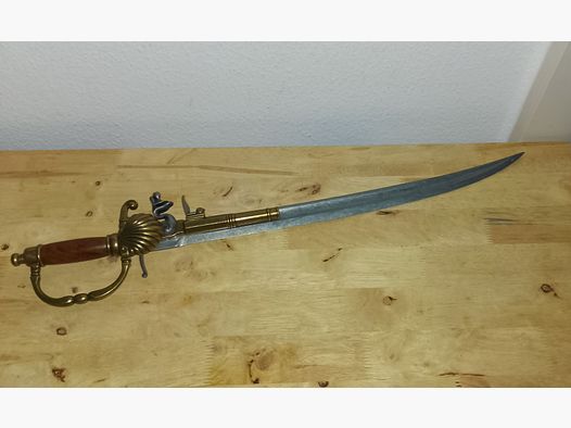 Szabla dekoracyjna z pistoletami skałkowymi ok. 72 cm rzadkość.