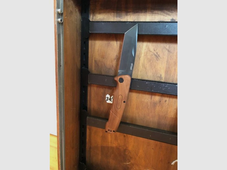 GERBER Vitrine Schaukasten für Messer, Waffen  magnetisch 