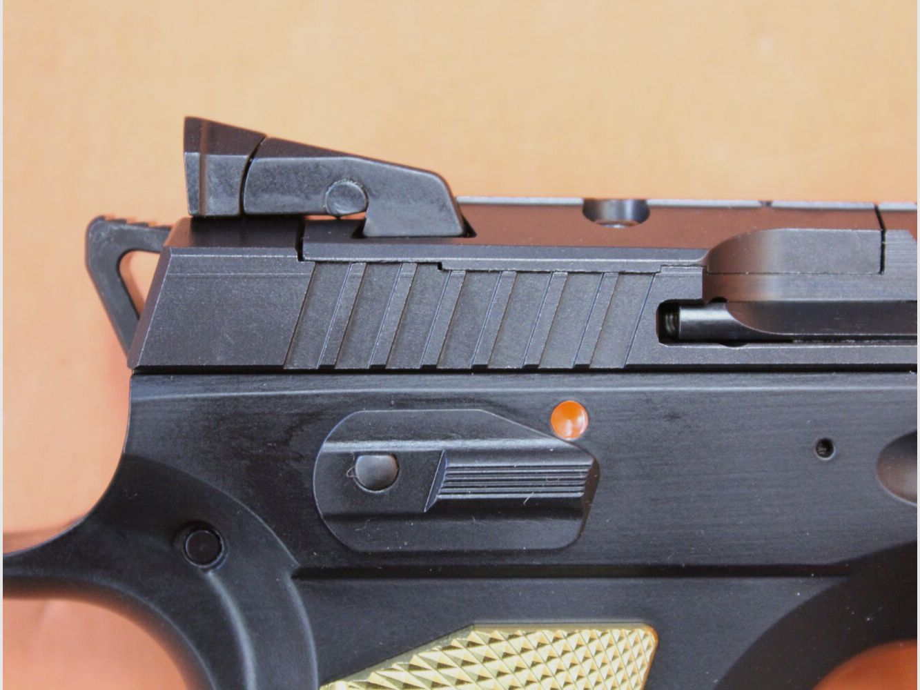 CZUB Ha.Pistola 9mmLuger CZUB CZ SHADOW2 OR Optics Ready Golddigger 122mm Canne/ per Red Dot Sight CZ75, immagine 4 di 7