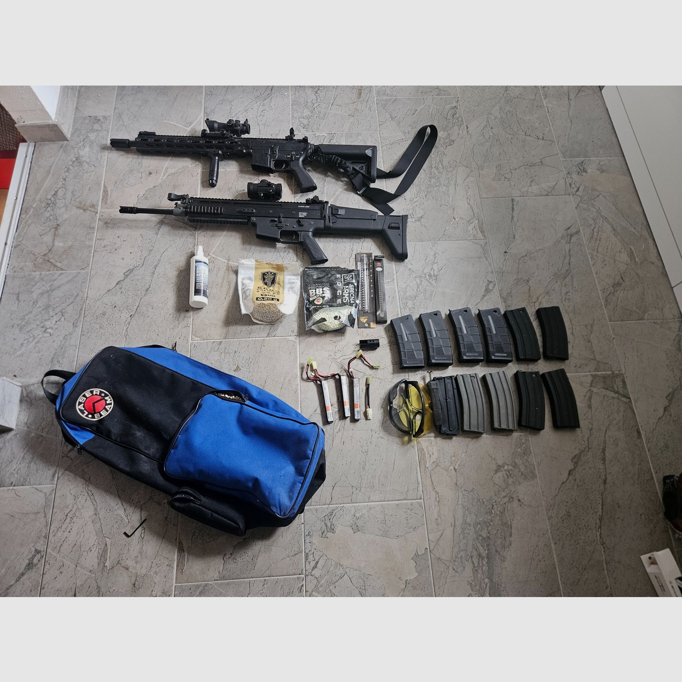 Großes Begadi S-AEG Starter-Set: MK16 (SCAR-L) & M4 M-LOK inkl. 10 Magazinen, Akkus & kompletter Flecktarn-Ausrüstung, Bild 1 von 15
