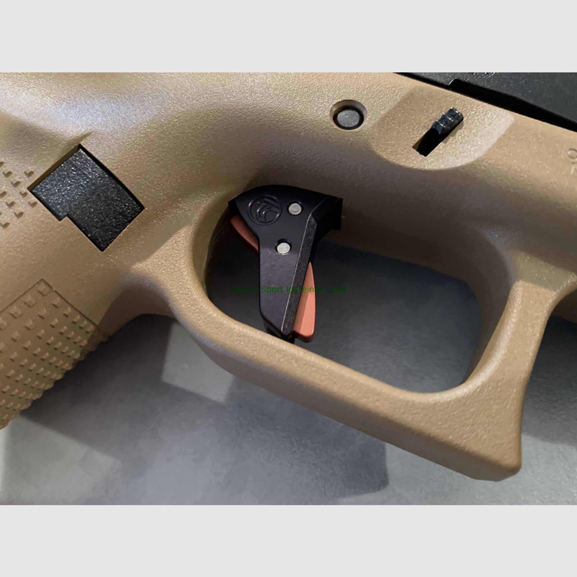 Glock G17 Gen5 FR incl. paquet de tuning de Strike Industries & Timney