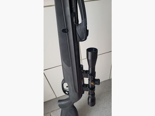 Luftdruckgewehr 4,5 mm mit Zielfernrohr – neuwertig, ideal für Sportschützen