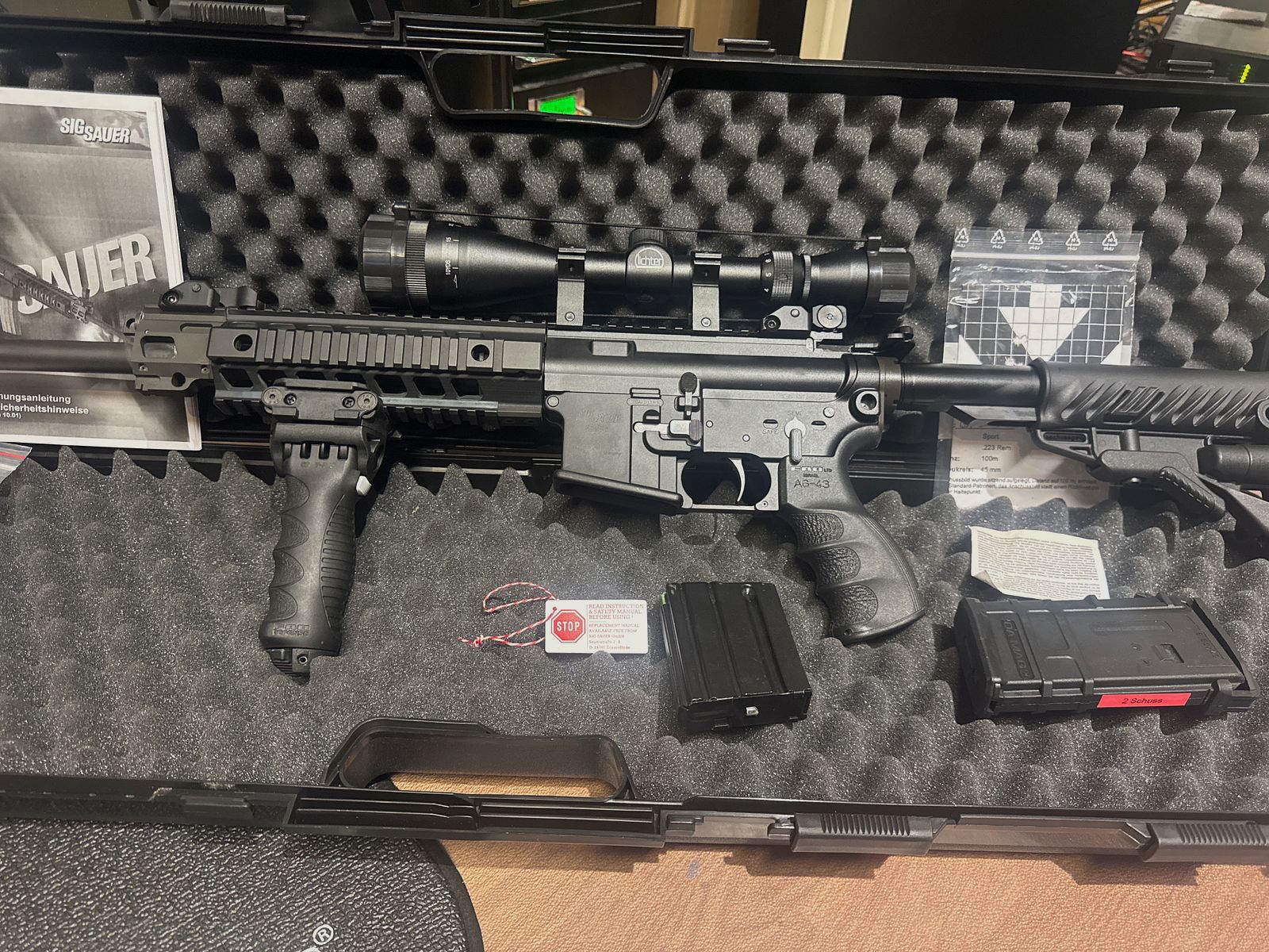 SIG Sauer 516, kal. .223 Rem., w doskonałym stanie, z precyzyjnym spustem, akcesoria i luneta