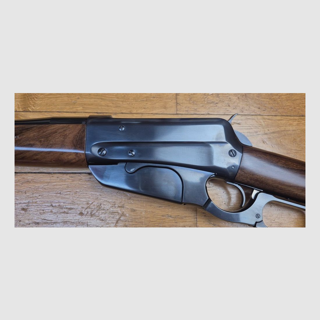 Wspaniała Winchester 1895 – Potężna kal. 30.06 – Doskonałe wykonanie przez Miroku w Japonii dla Browning – Bardzo piękne drewno, co najmniej klasa V – Wspaniała lufa i perfekcyjna mechanika – Broń w bardzo dobrym stanie – TBE+!, zdjęcie 5 z 40