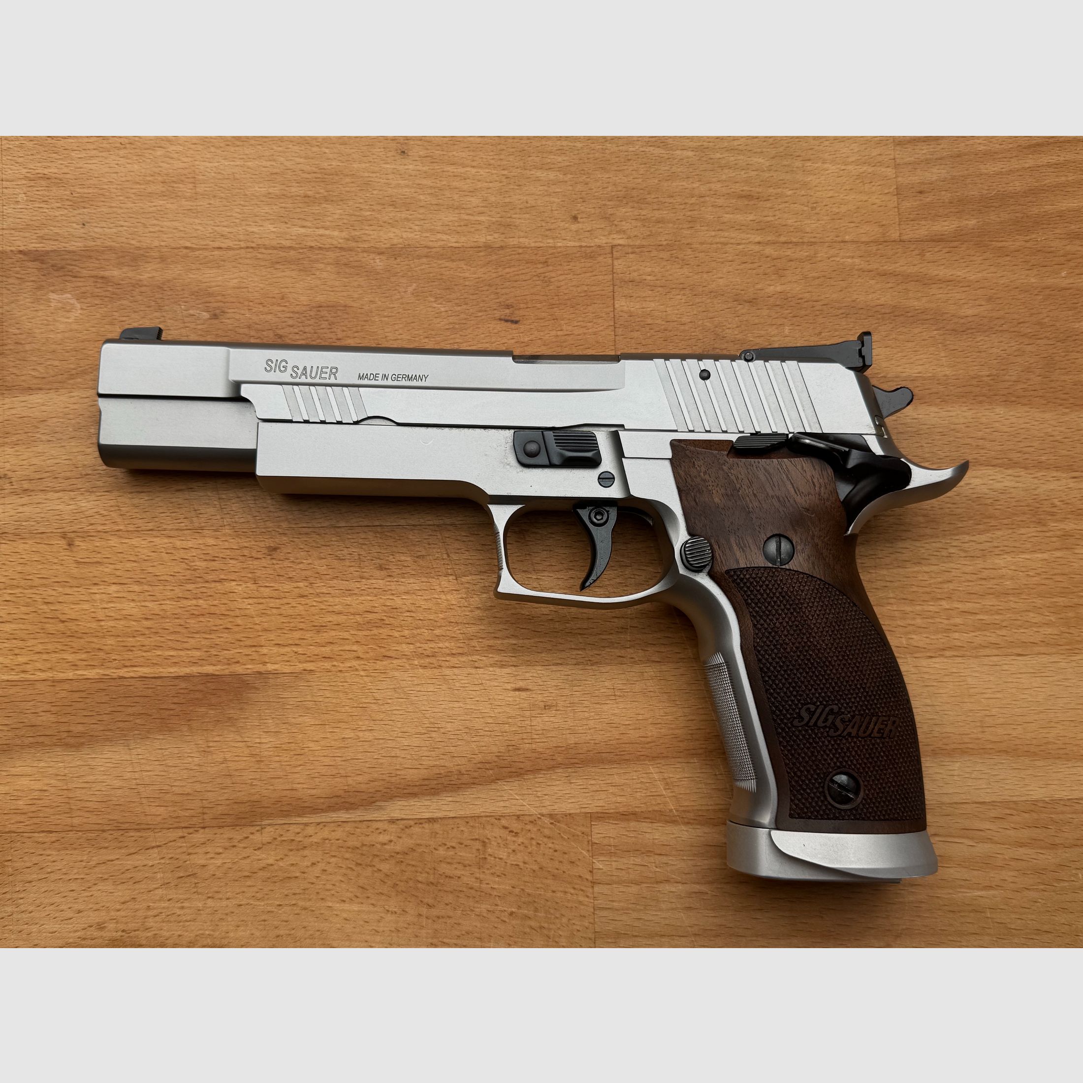 SigSauer P226S x-Six aus Eckernförde