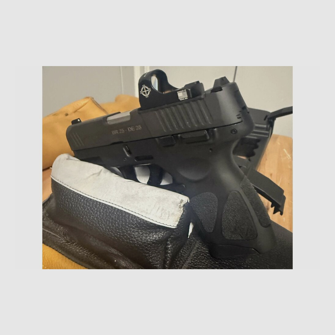 Taurus G3C with RedDot 9mm Luger