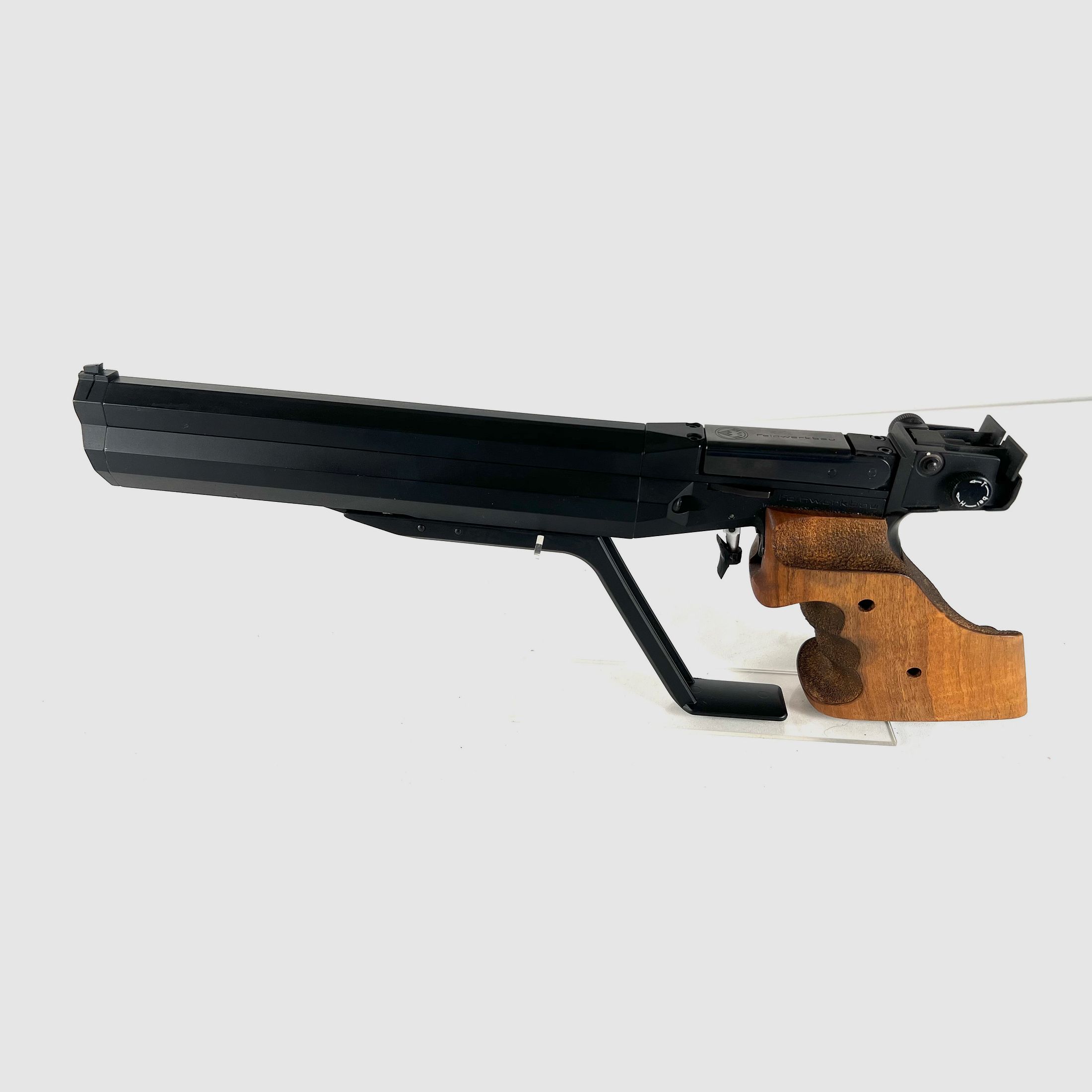 Match-Luftpistole  Feinwerkbau, Modell 100