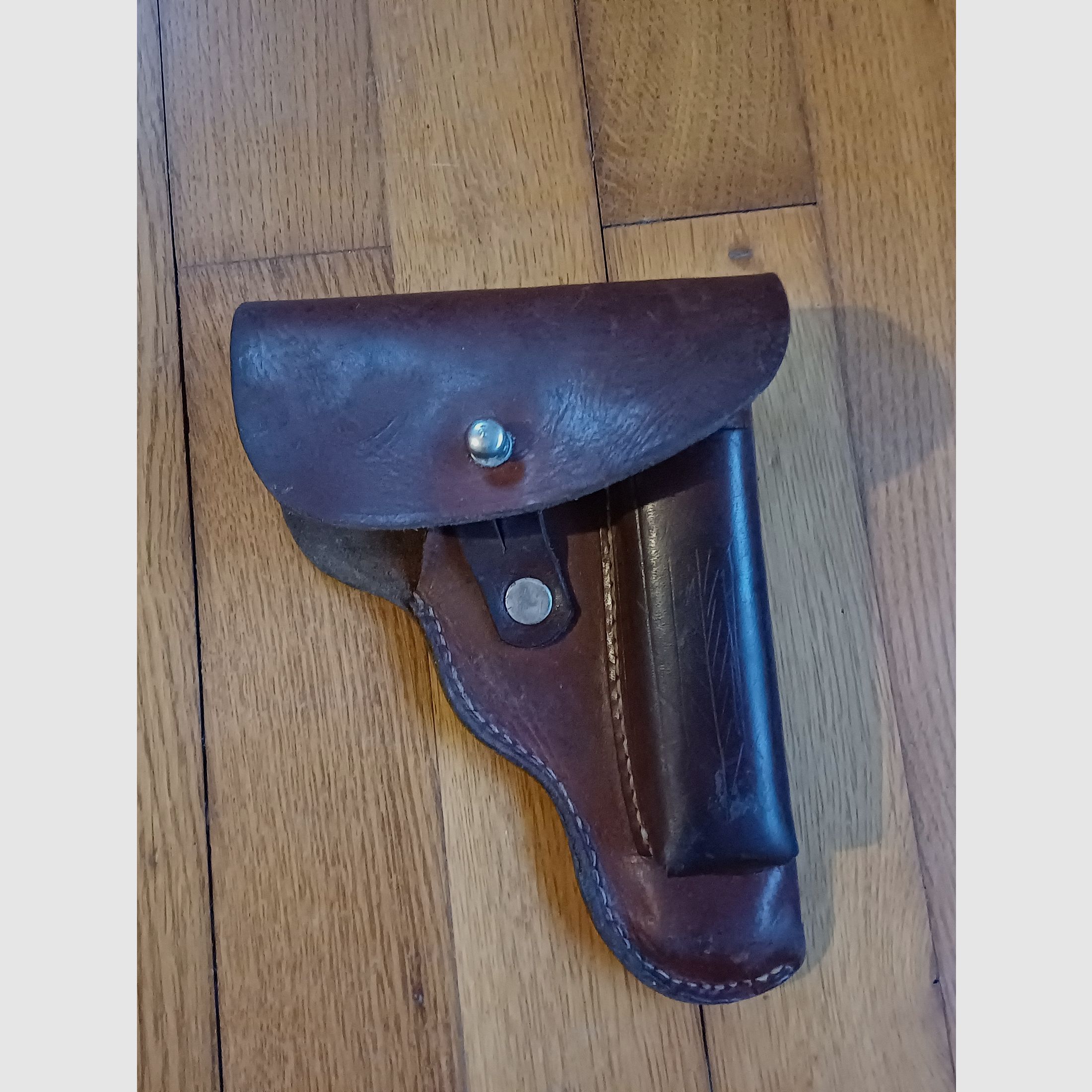Pistolenholster mit Magazintasche