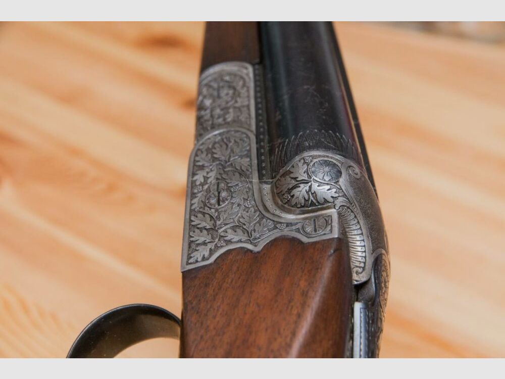 exklusive Jagdflinte side-by-side mit tiefgestochener Gravur Querflinte Doppelflinte
