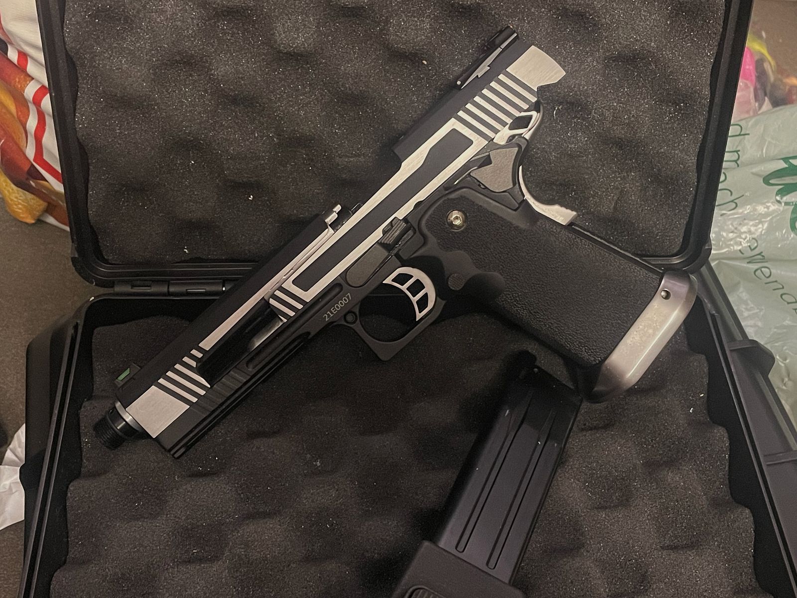 AW Custom Airsoft Pistole Hicapa 6mm BB + HPA Adapter Creeper Concepts