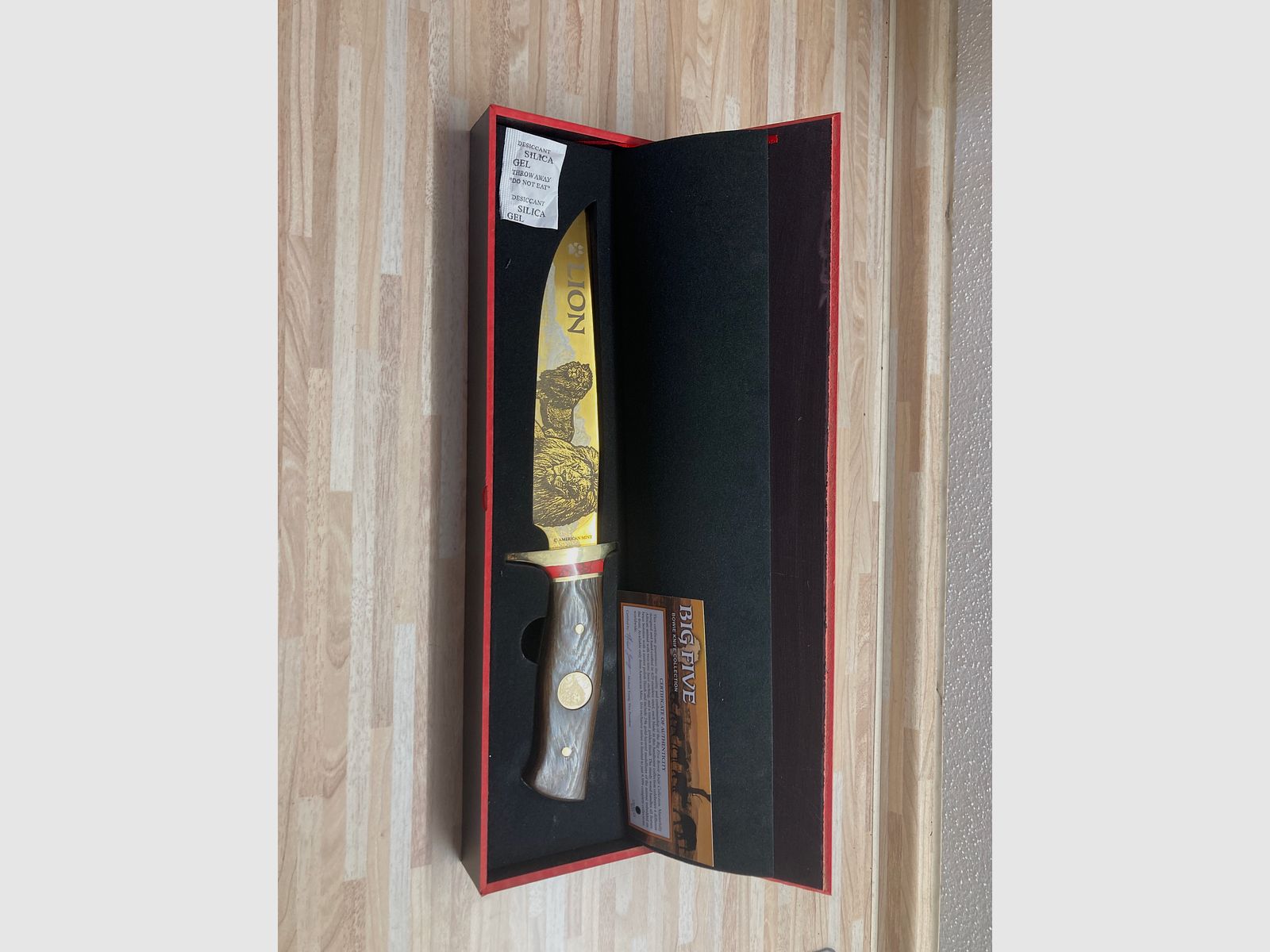 Zwei neue Bowie-Sammlermesser von American Mint