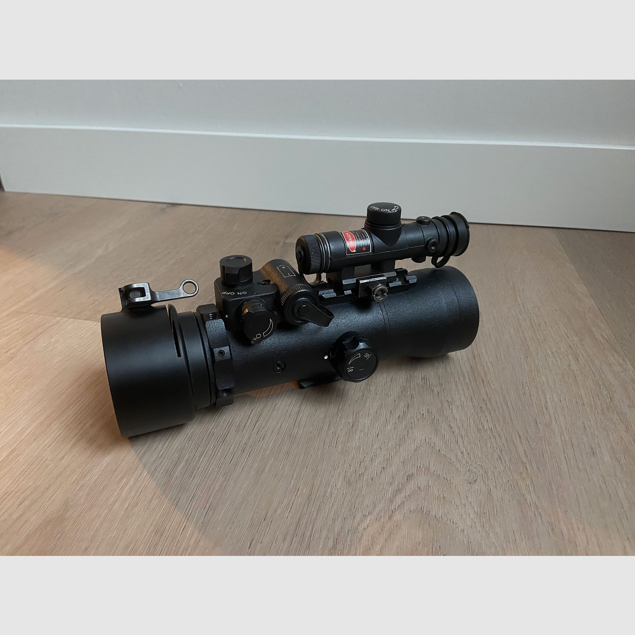 Dipol DN34 Pro z lampą podczerwieni (laser IR)