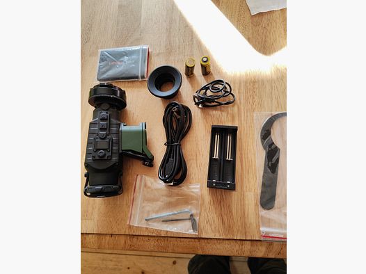 Thermal imaging attachment Lahoux Clip 35