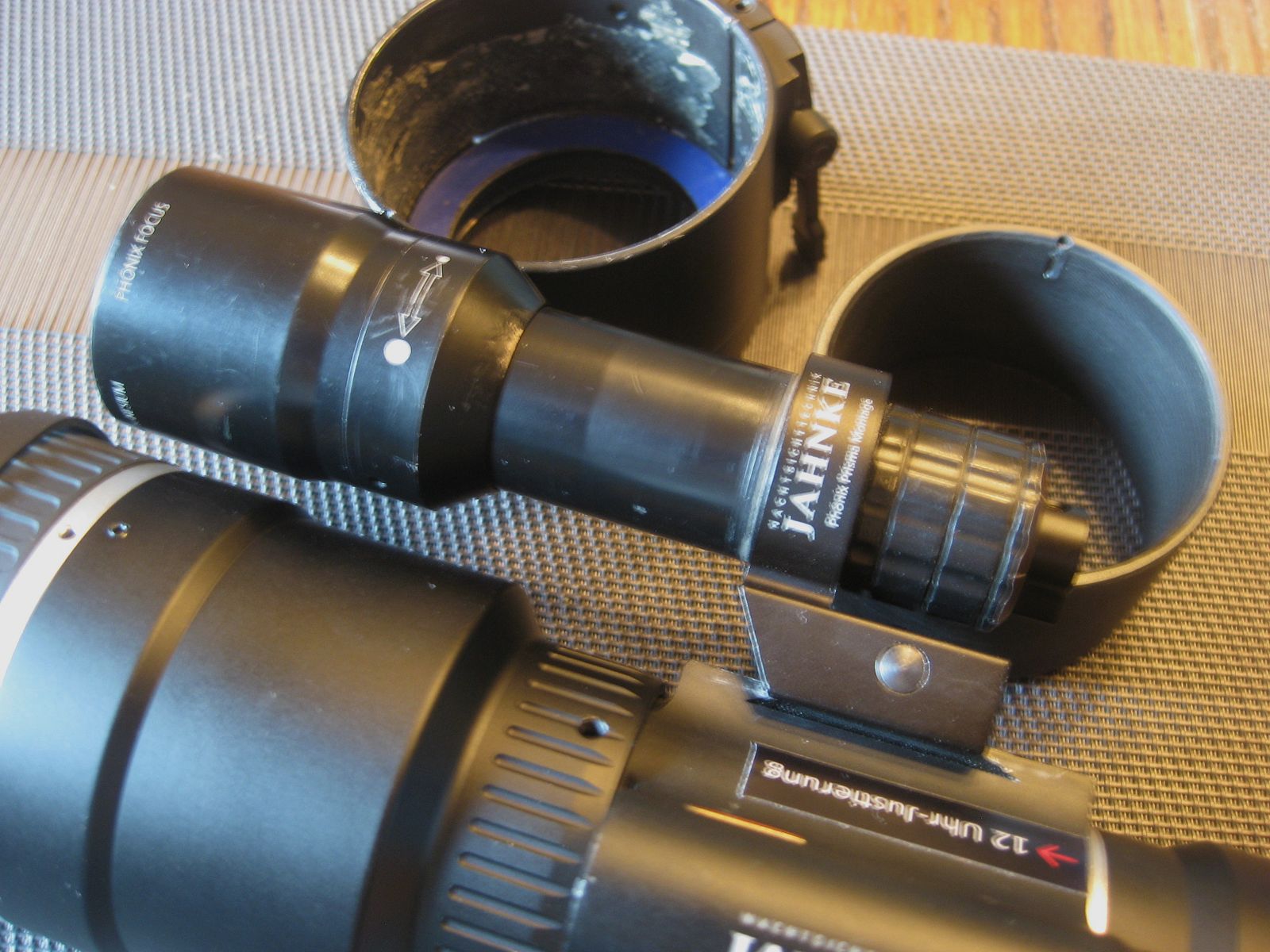 HECHO EN ALEMANIA = Jahnke DJ-8 NSV 1x56 con tubo TOP verde! Clase de potencia 2 en clasificación 1 sin puntos con función AG=Autogating! Proyector Jahnke Phönix FOCUS y 2 adaptadores para diámetro exterior de 62 mm, por lo tanto, generalmente para objetivos de 56 mm, uno de ellos con anillo de compensación para la mayoría de los ZF de 50 mm!