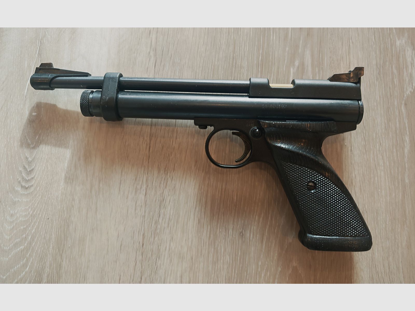 Crosman 2240, 5,5mm, mallette, comme neuf.