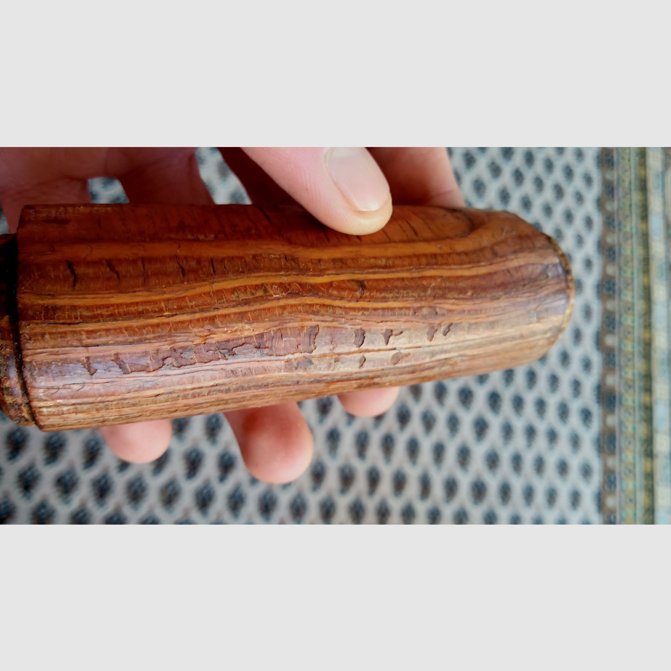 Originale guanti superiori Dong AK rumeni (molto larghi) / Legno laminato robusto perfetto per il pene di asino rumeno (Uluc) o guanti RPK