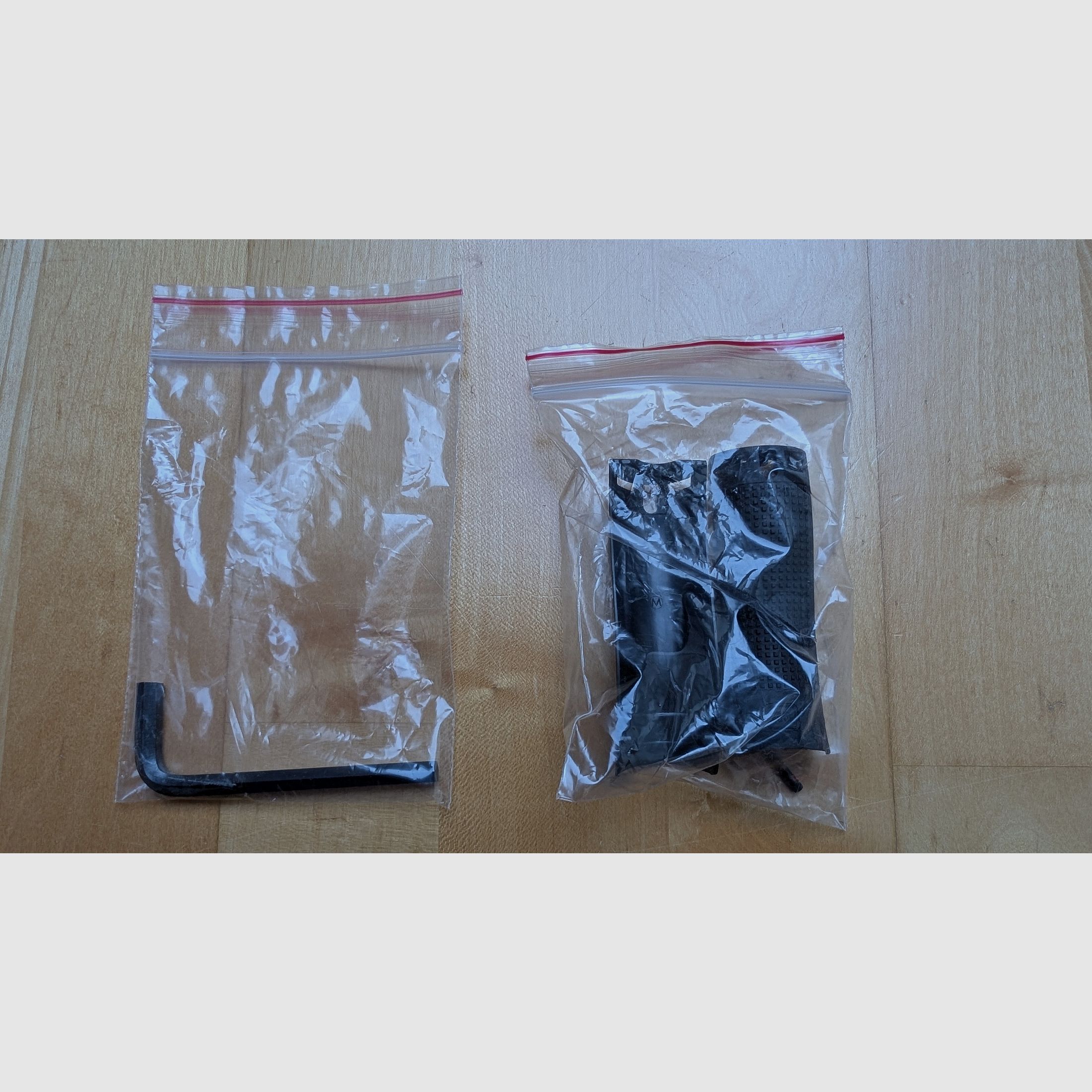 Glock 17 Gen. 4 Airsoft mit Metallschlitten CO2 BlowBack 6mm BB schwarz