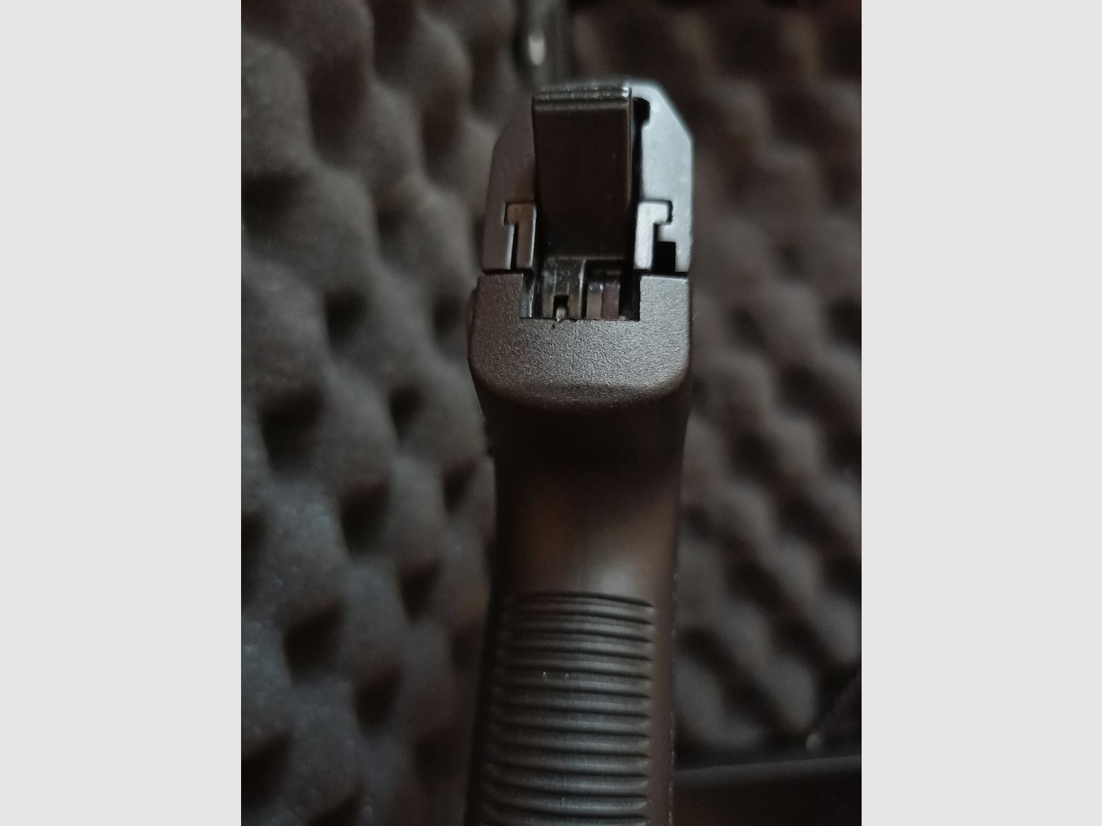 RG 96   BLK   9mm   P.A.K.   9R   PTB 699   (pistola a salve)