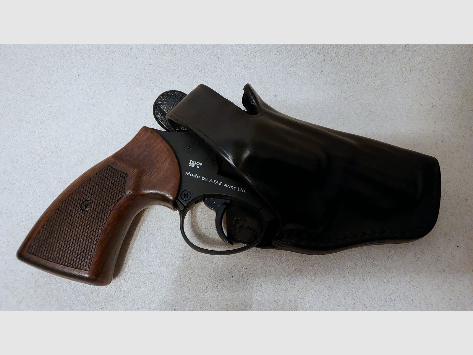 Set Zoraki R2 2 Zoll Revolver Kal. 9mm R.K. brüniert Holzgriffschalen & Radar Passform Gürtelholster Schwarzleder