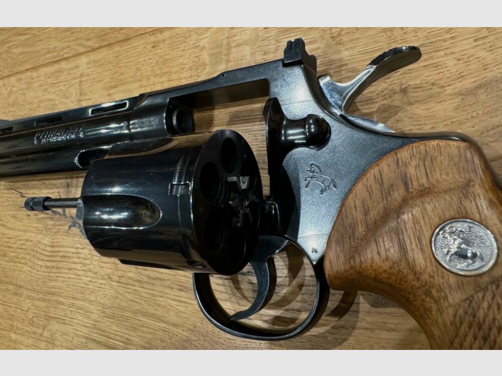 Colt	 Python mit 6" Lauf