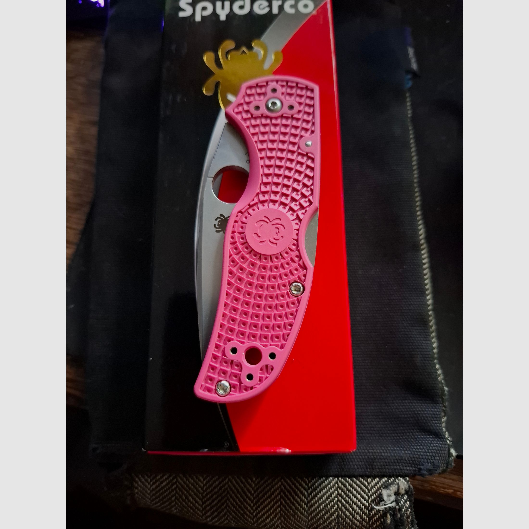Spyderco Native 5 Pink heals in  Top Zustand günstig abzugeben!