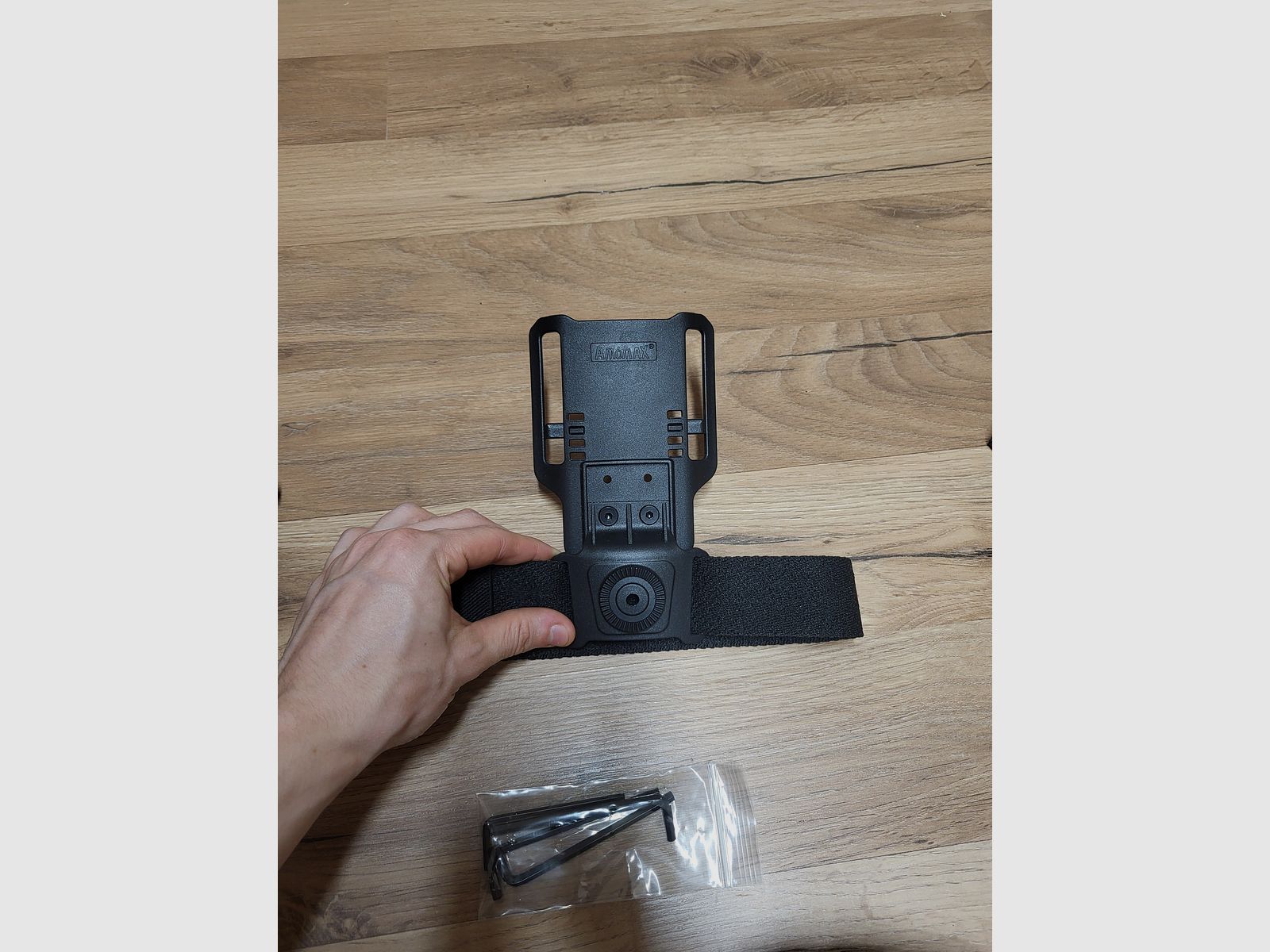 ASG CZ SHADOW 2 GBB AIRSOFT BUNDLE 4 chargeurs, 3 bouteilles de gaz Airsoft, 8000 billes, holster, 2 pochettes de chargeurs, ceinture Amomax peu utilisée