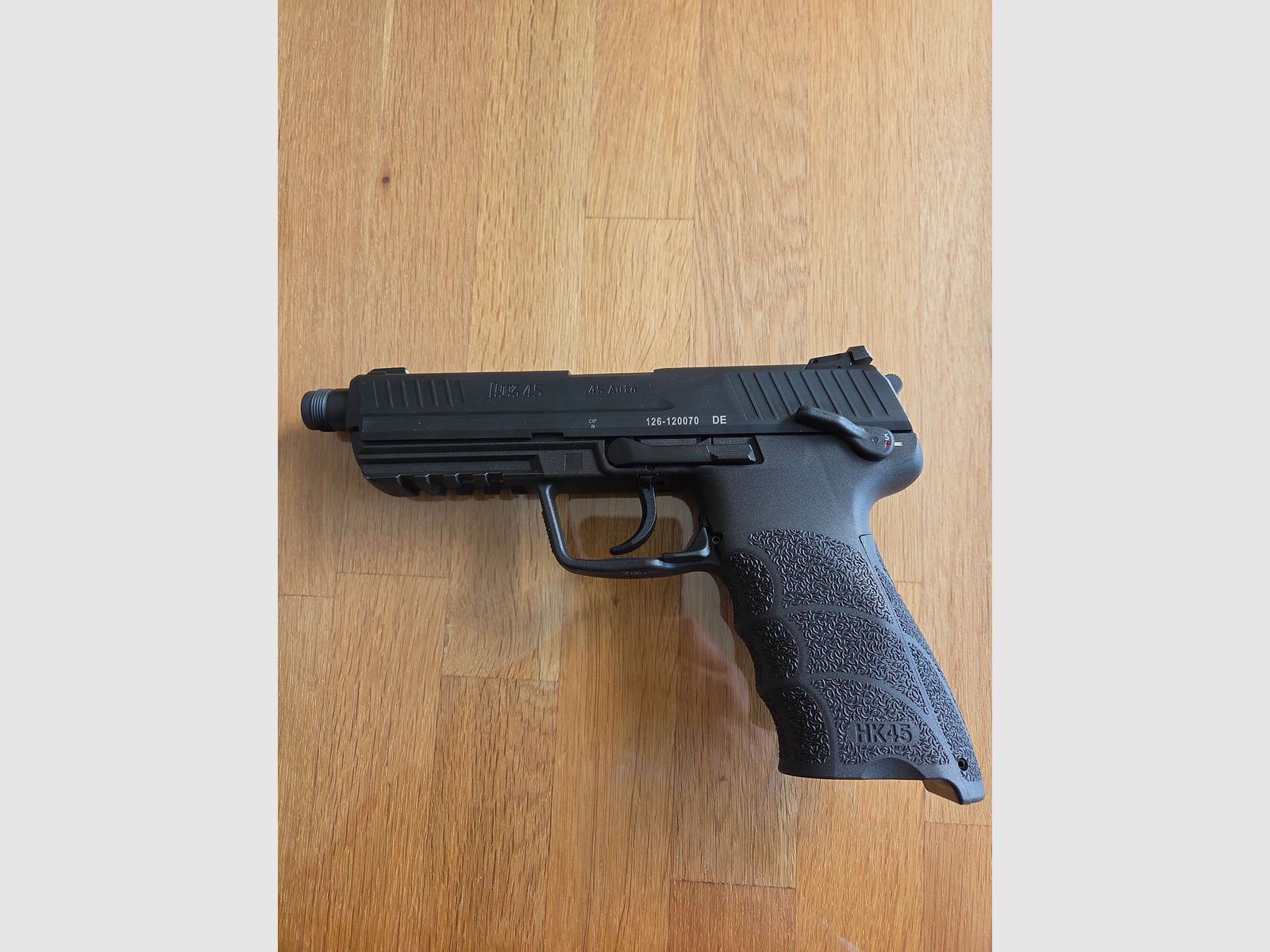 Pistolet HK Tactical, V 1. O. A., cal 45 ACP 