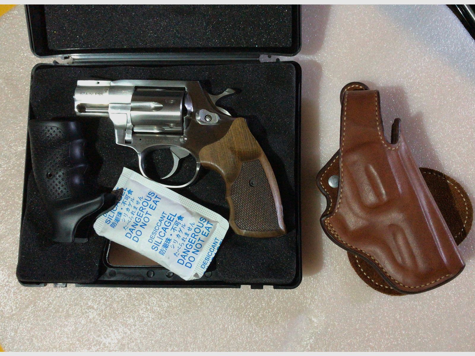 Neuer Steel Cop 2" stainless + Holzgriff + Holster