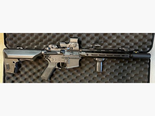 Full Metal M4 AEG Airsoft – Falcon ETU – Vector Optics – Complete set