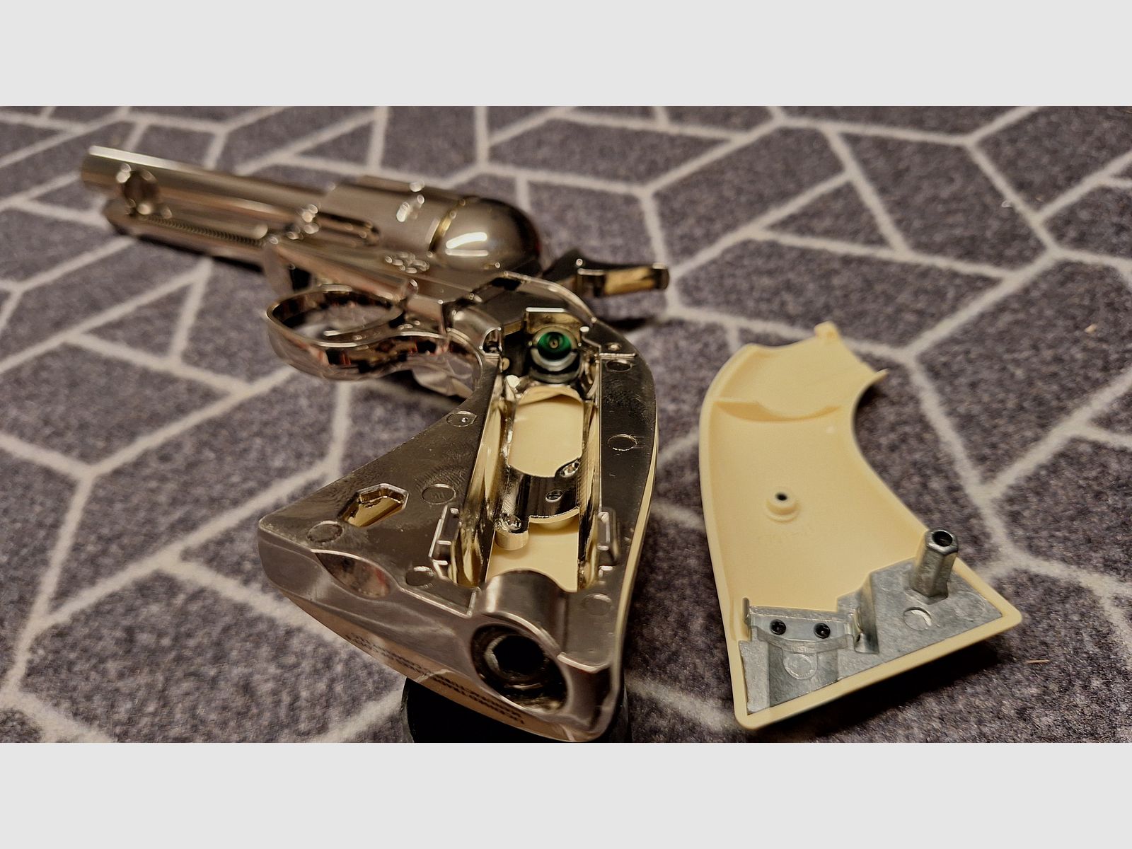 Colt Single Action Army® 45 nickel Co2 revolver caliber 4.5 mm BB-NEW