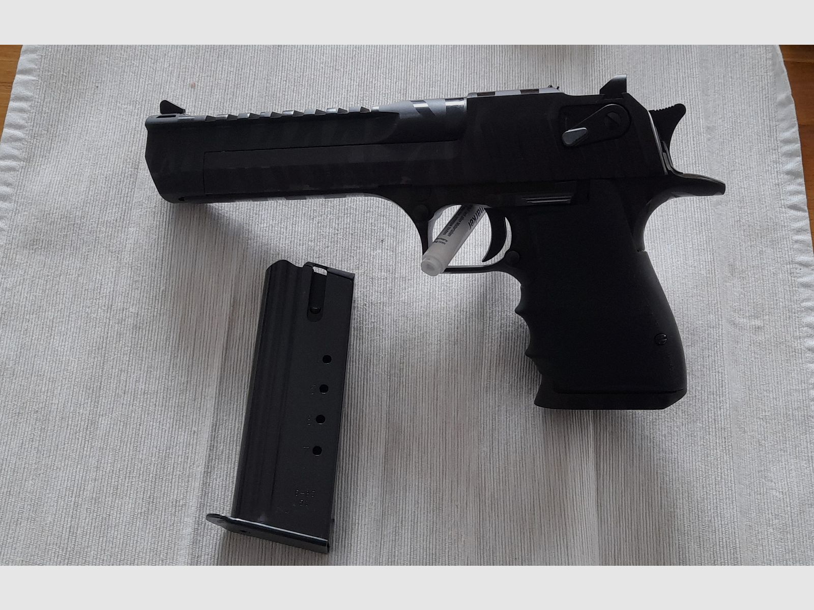 DESERT EAGLE 