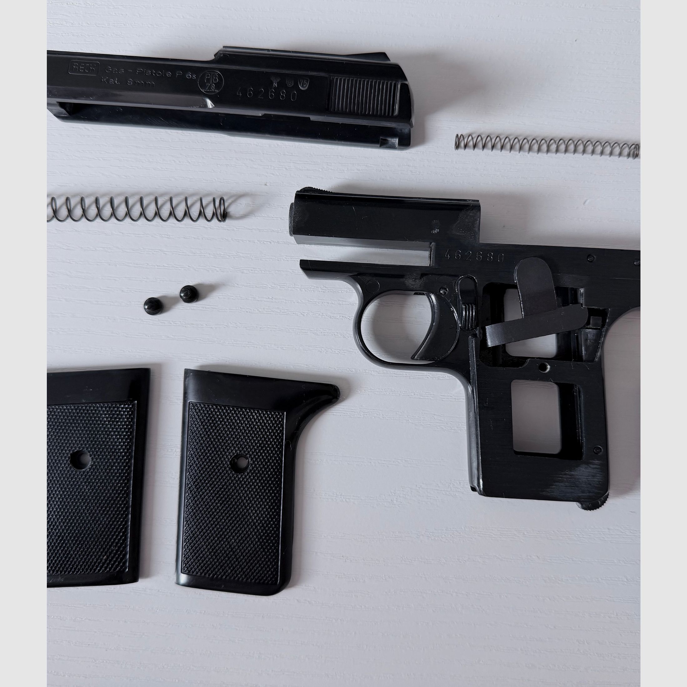 Reck P 6 S 8mm Knall- und Gaspistole mit Abschussbecher in OVP Sammlerstück