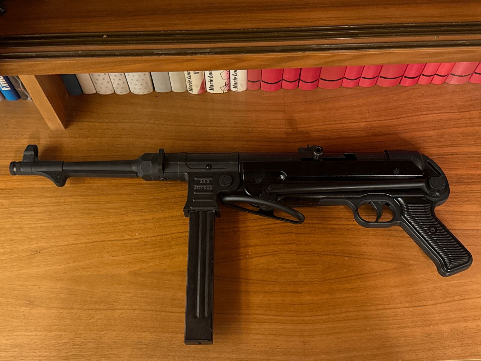 MP40 GEN. 2 PISTOLA MITRAGLIATRICE A SALVE KAL. 9MM