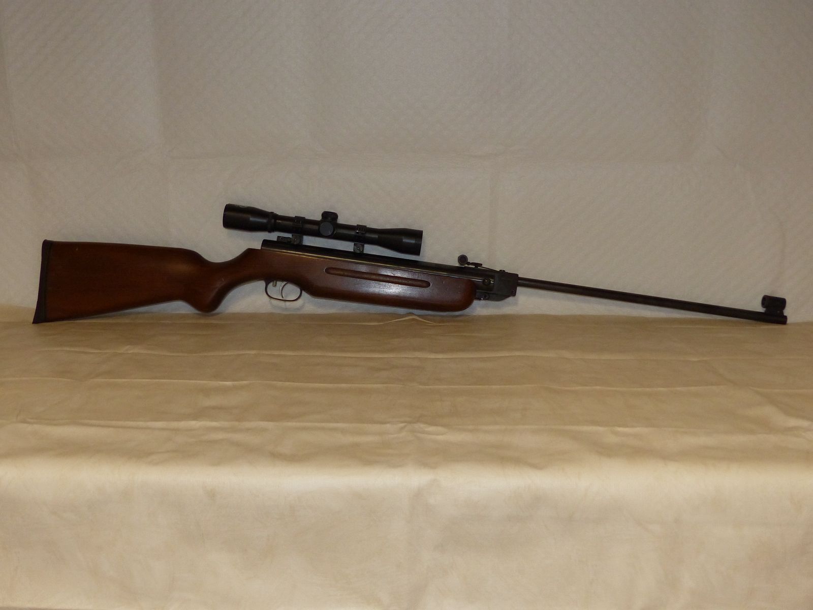 Rifle de aire comprimido Weihrauch Mod. HW 35 con F, seguro y mira telescópica vintage