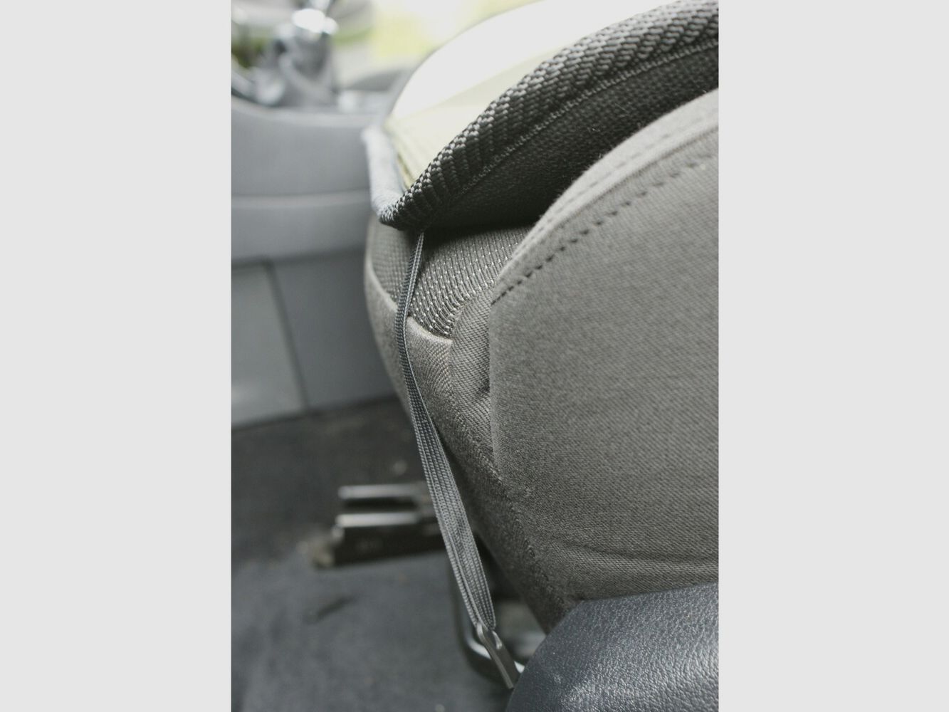Seat protector with pig motif, image 2 of 5