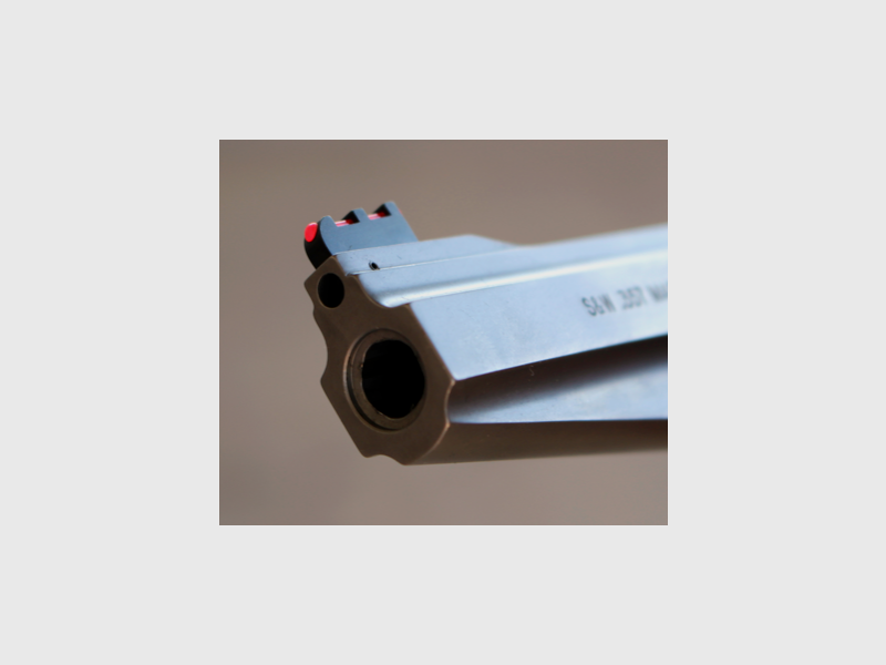 Fiber optic front sight for Smith&Wesson revolver., image 2 of 2