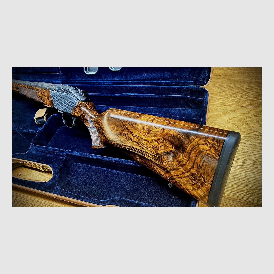 Blaser R8 Custom Grade 2 / HK 10 / Abzug vergoldet / .308 Win / Volltexturierung / TRAUMWAFFE