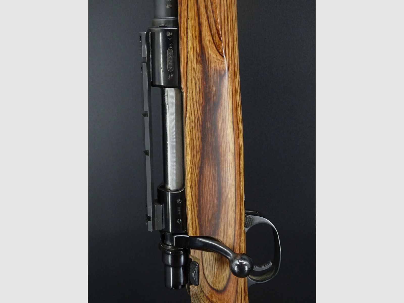 Zastava mit Matchlauf Schichtholsschaft Kaliber .300 Win Mag Matchbüchse aus 2011