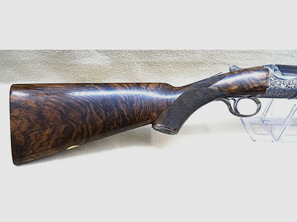 Farm's sister shotguns