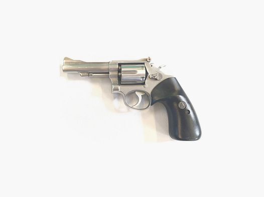 SMITH & WESSON 67