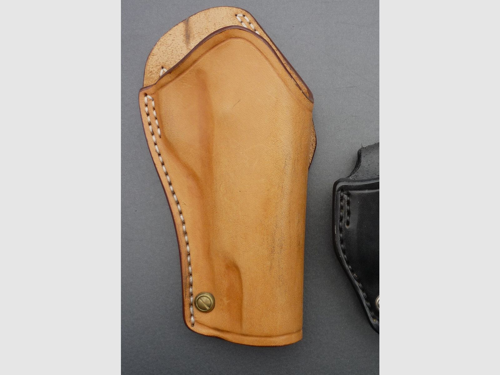 HKDesign Holster Art. Nr. 005  ,Schnellziehholster mit eingeklebter Lederkornschiene und Einstellschraube für :Colt 1911 - für Rechtshänder  