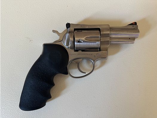 Ruger Security-Six Stainless .357 Magnum, 2¾ pouces, 6 coups, Pachmayr poignée