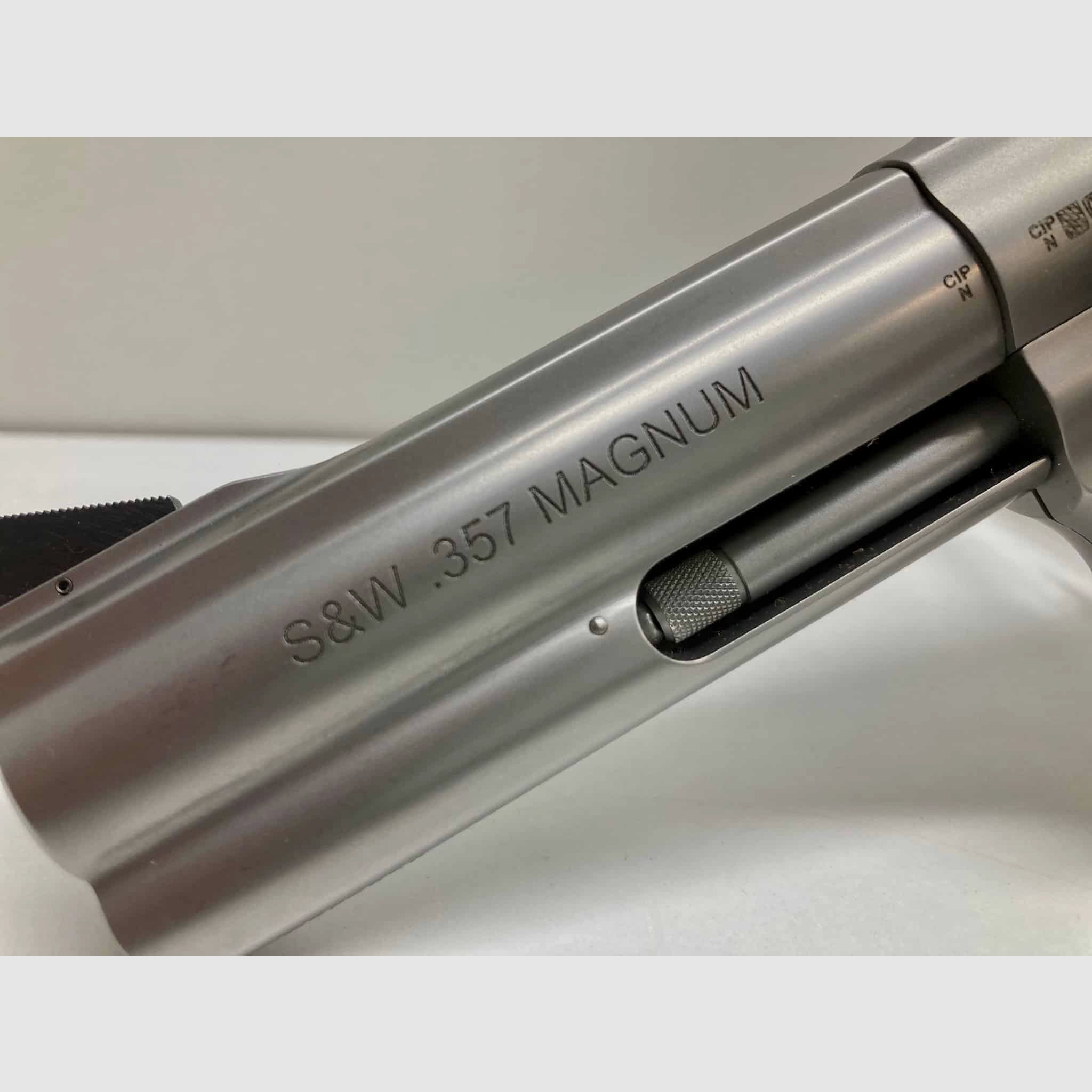 Smith & Wesson S & W Rewolwer Mod. 686 Security Special 4″ RB