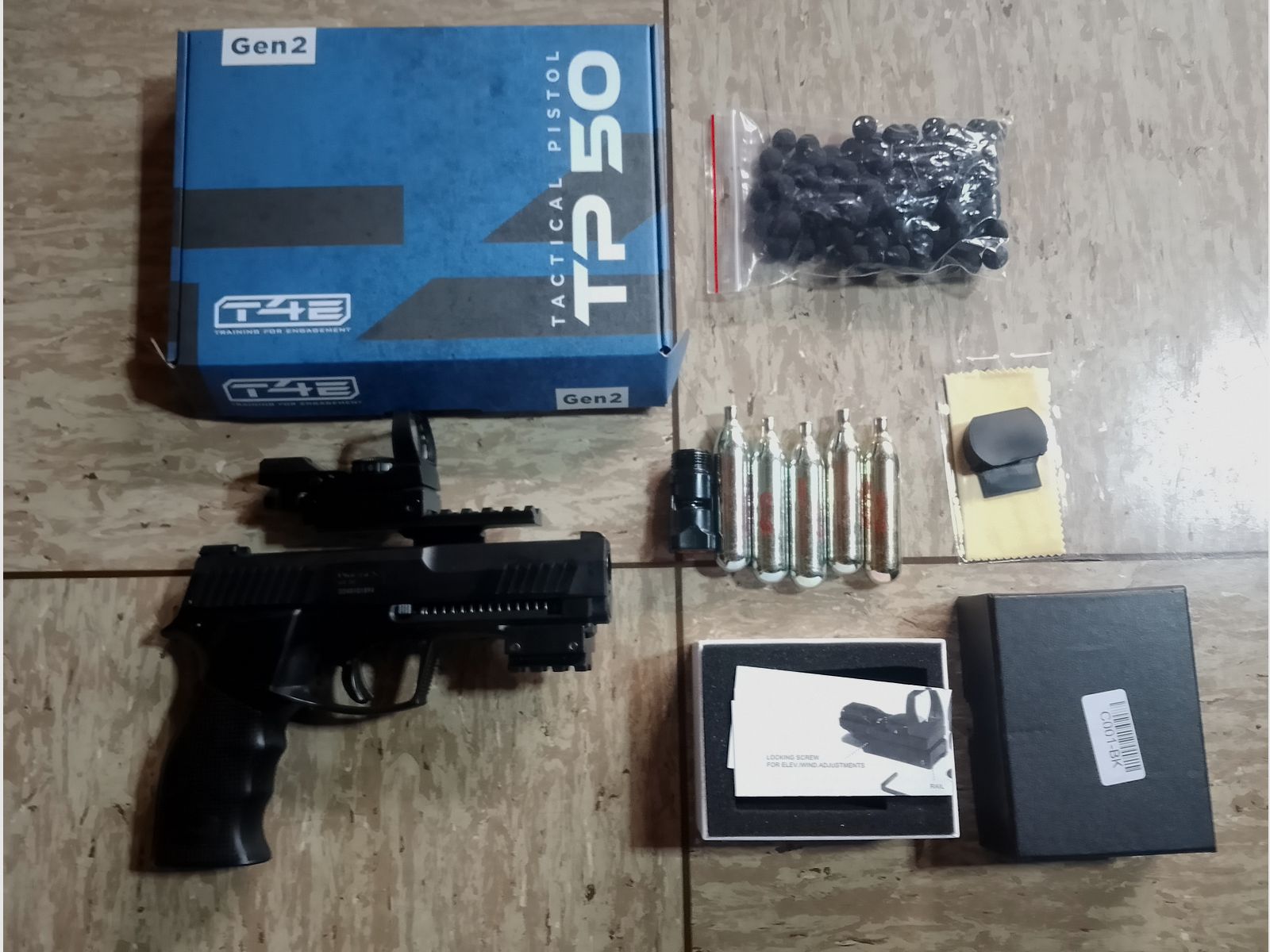 Hdp50 Tp50 T4E RAM .50  Gen 2 mit Visier Rot Grün Punkt Top Mount Scope + CO2 Kapseln und Rubberballs neu 