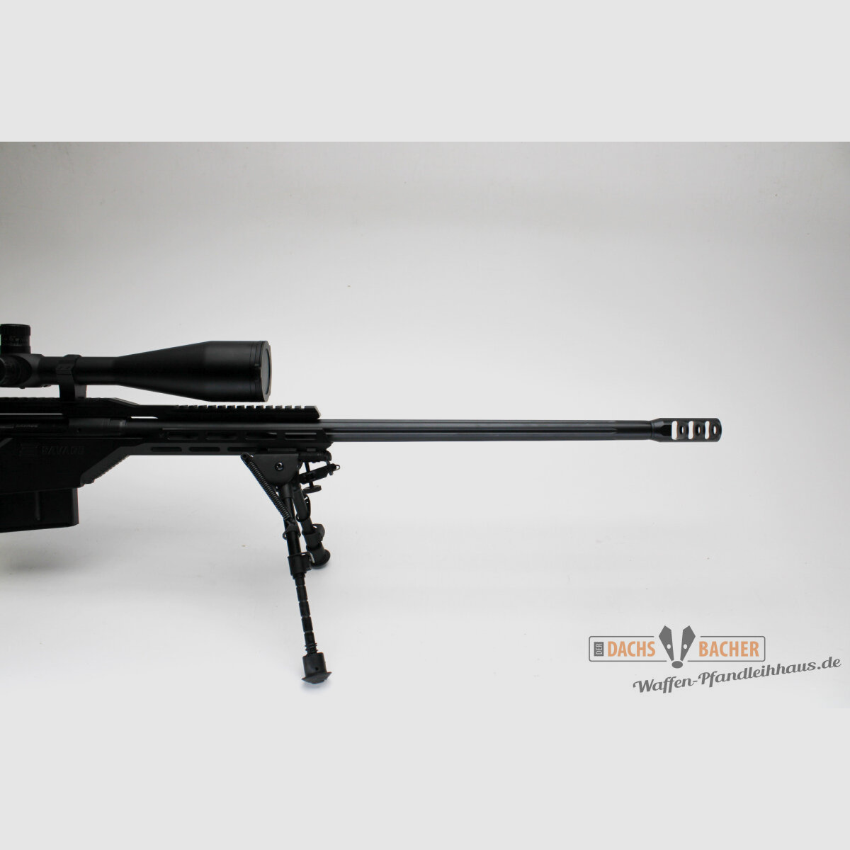 Rep. rifle Savage 110 BA Stealth cal. .300 Win Mag con Hawke Sidewinder 8-32x56 y bipode