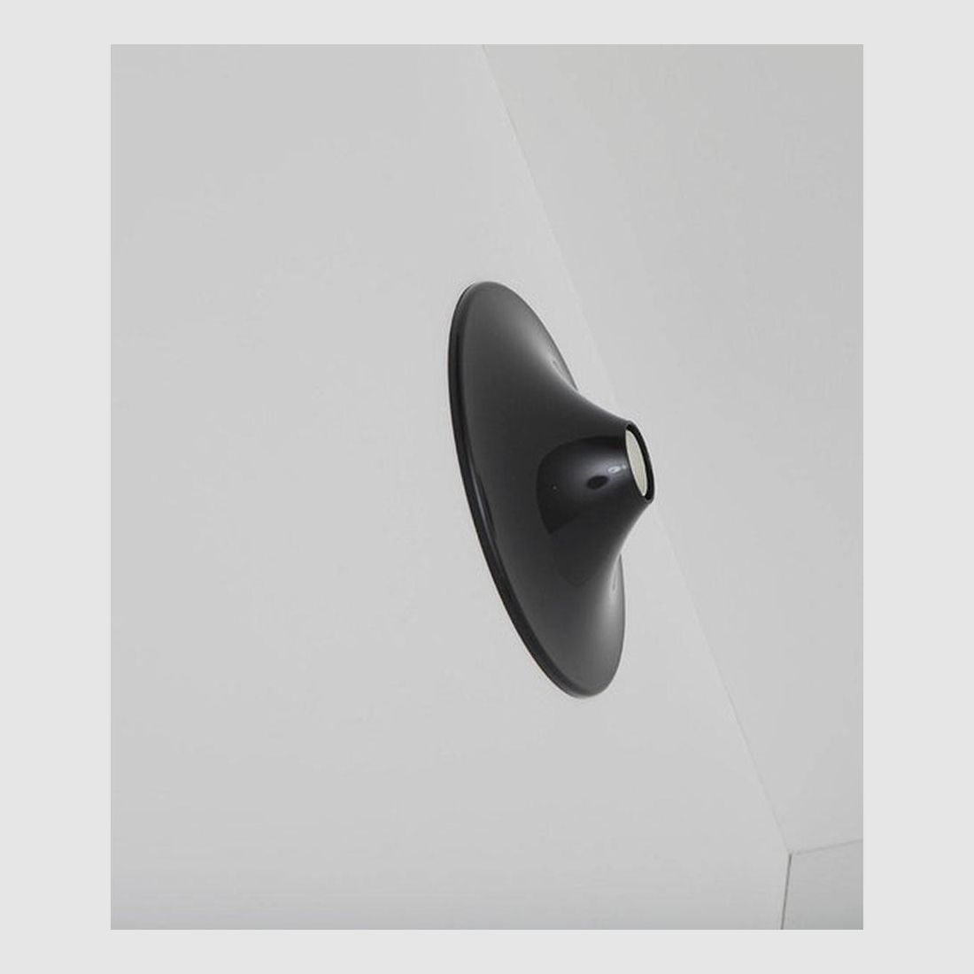 Rotatable Polymer Lamp Holder VEGA - Black - 360° Rotation - Secure and Practical Mounting, image 4 of 5