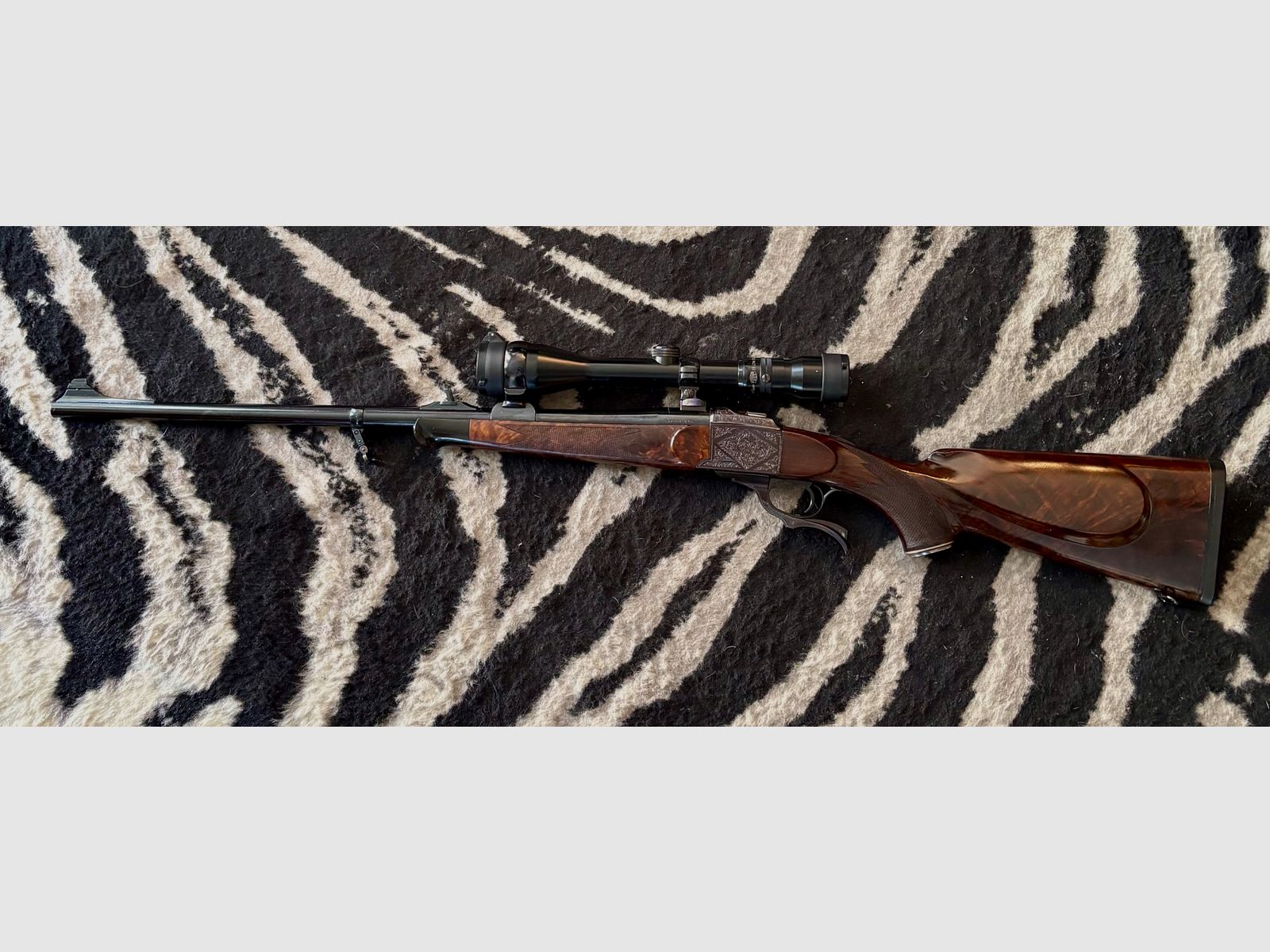 👍🏻Custom made big game rifle in British safari style 7 mm RemMag. 🐆🦌🐅